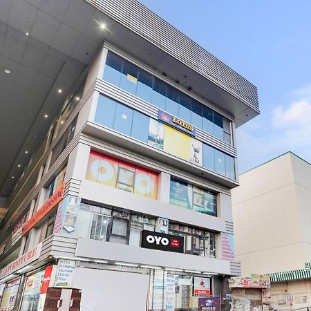 Hotel O Day Night Rooms Surat Dış mekan fotoğraf