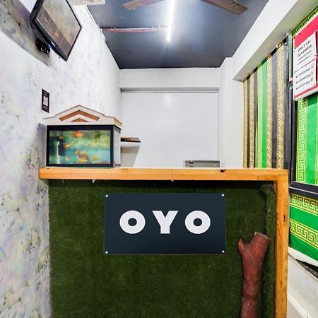 Hotel O Day Night Rooms Surat Dış mekan fotoğraf