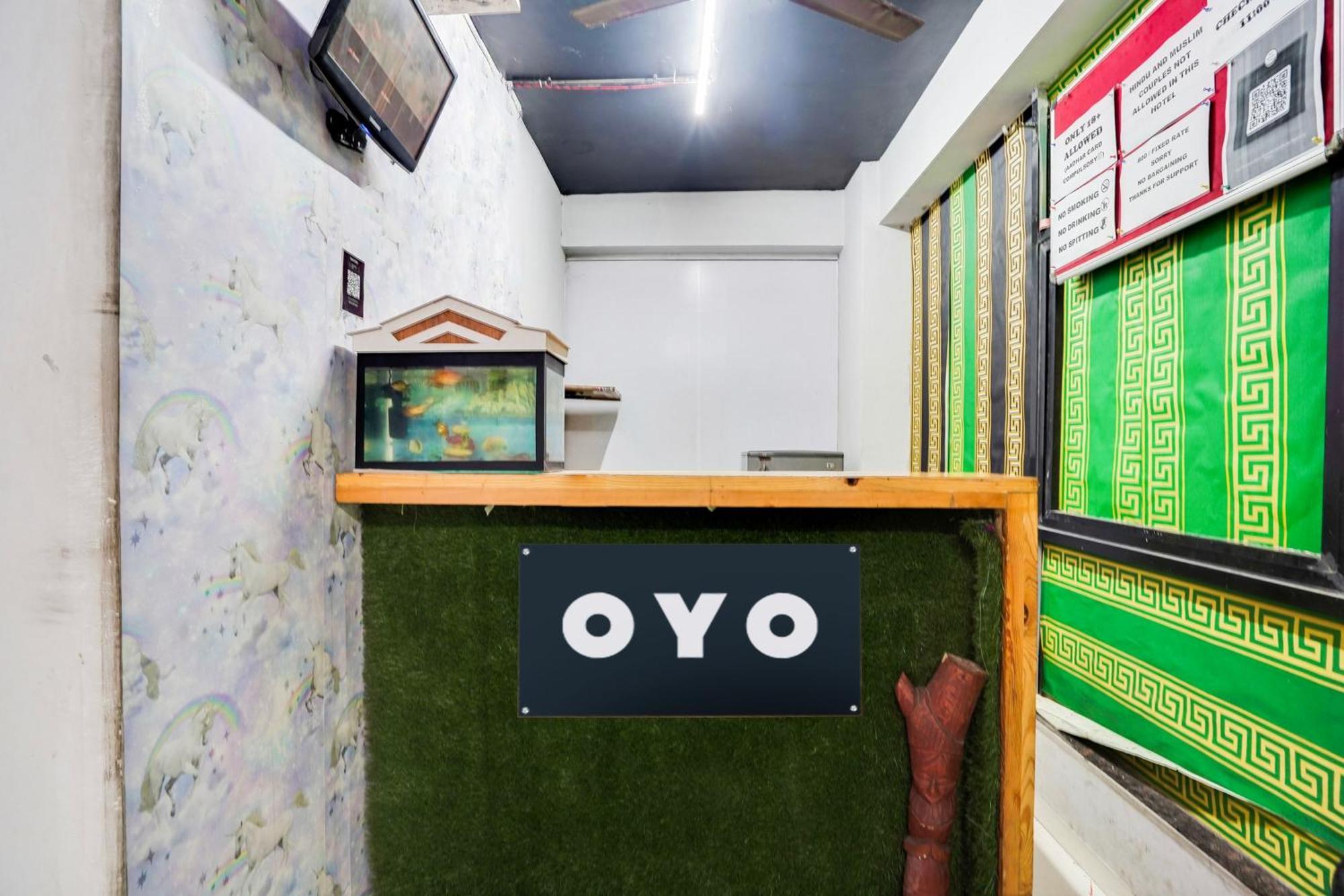 Hotel O Day Night Rooms Surat Dış mekan fotoğraf